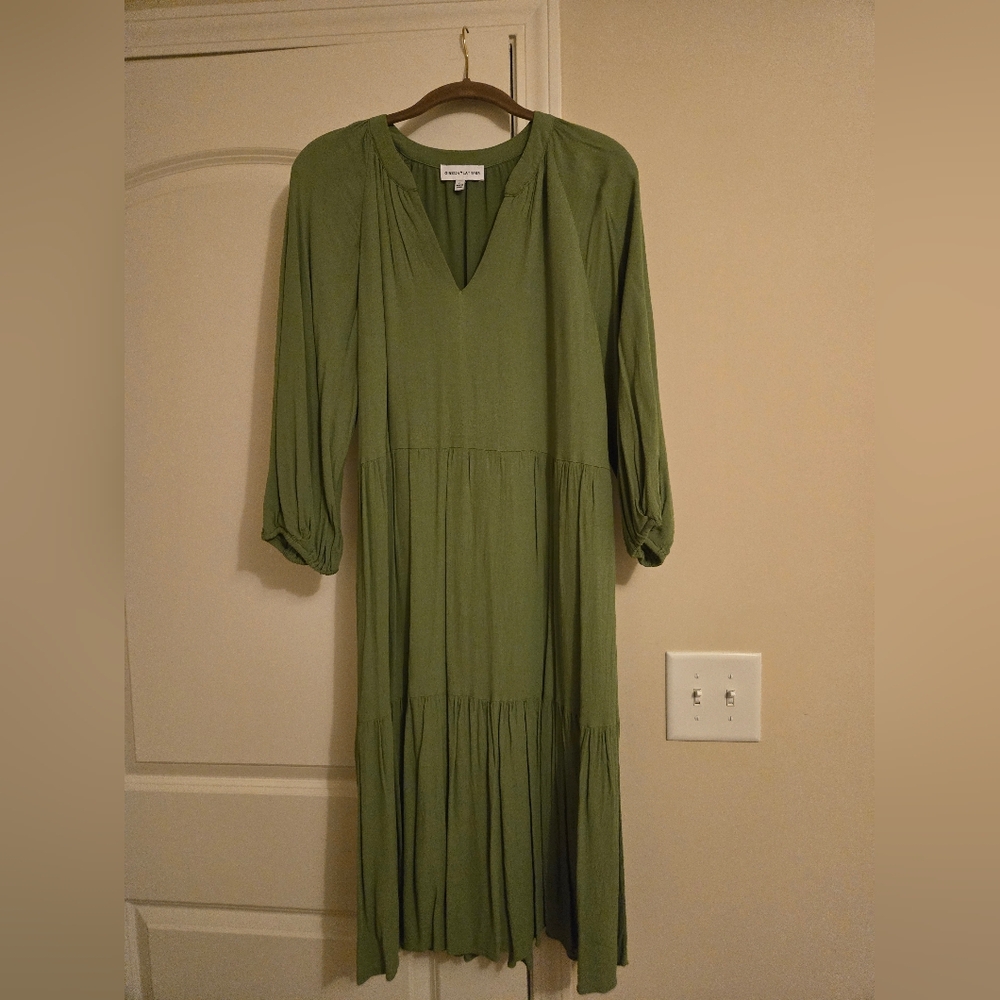 Elegant Green Fully Lined 3 Quarter Sleeve Midi Dress